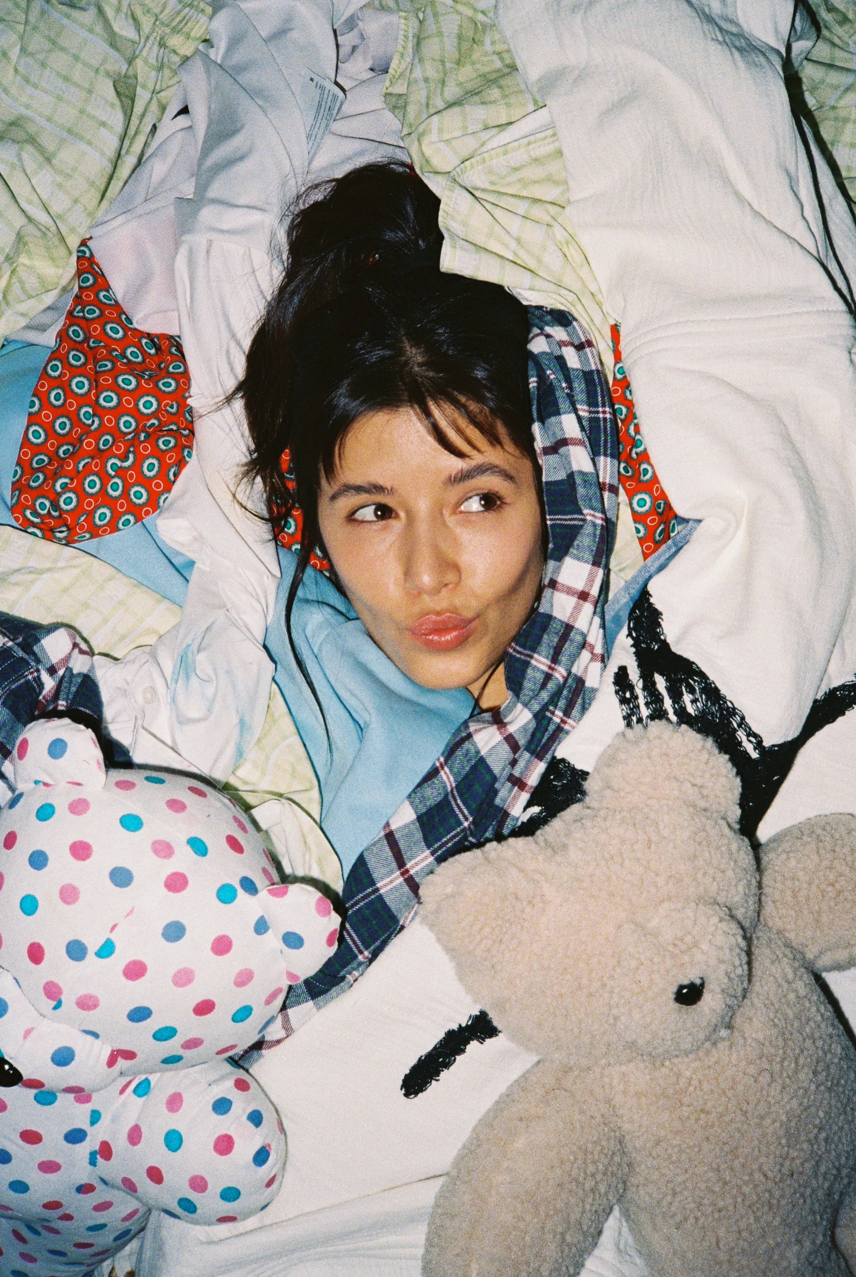 When I Was lookbook — портрет среди плюша